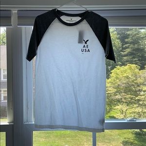NWT Men’s AE Tee T-shirt